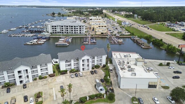 Building Photo - 168 Lake Point Blvd