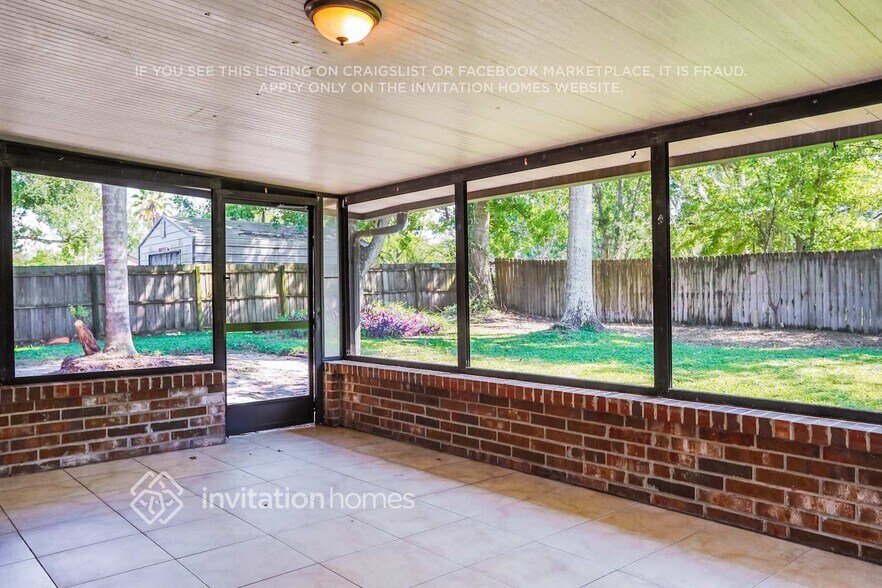 Building Photo - 7362 Boysenberry Ln N
