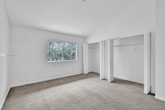 Building Photo - 2613 SW 83rd Terrace