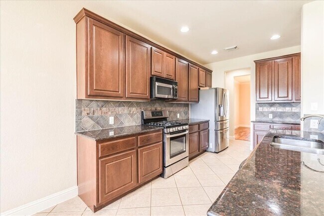 Building Photo - 3831 Aqua Ln