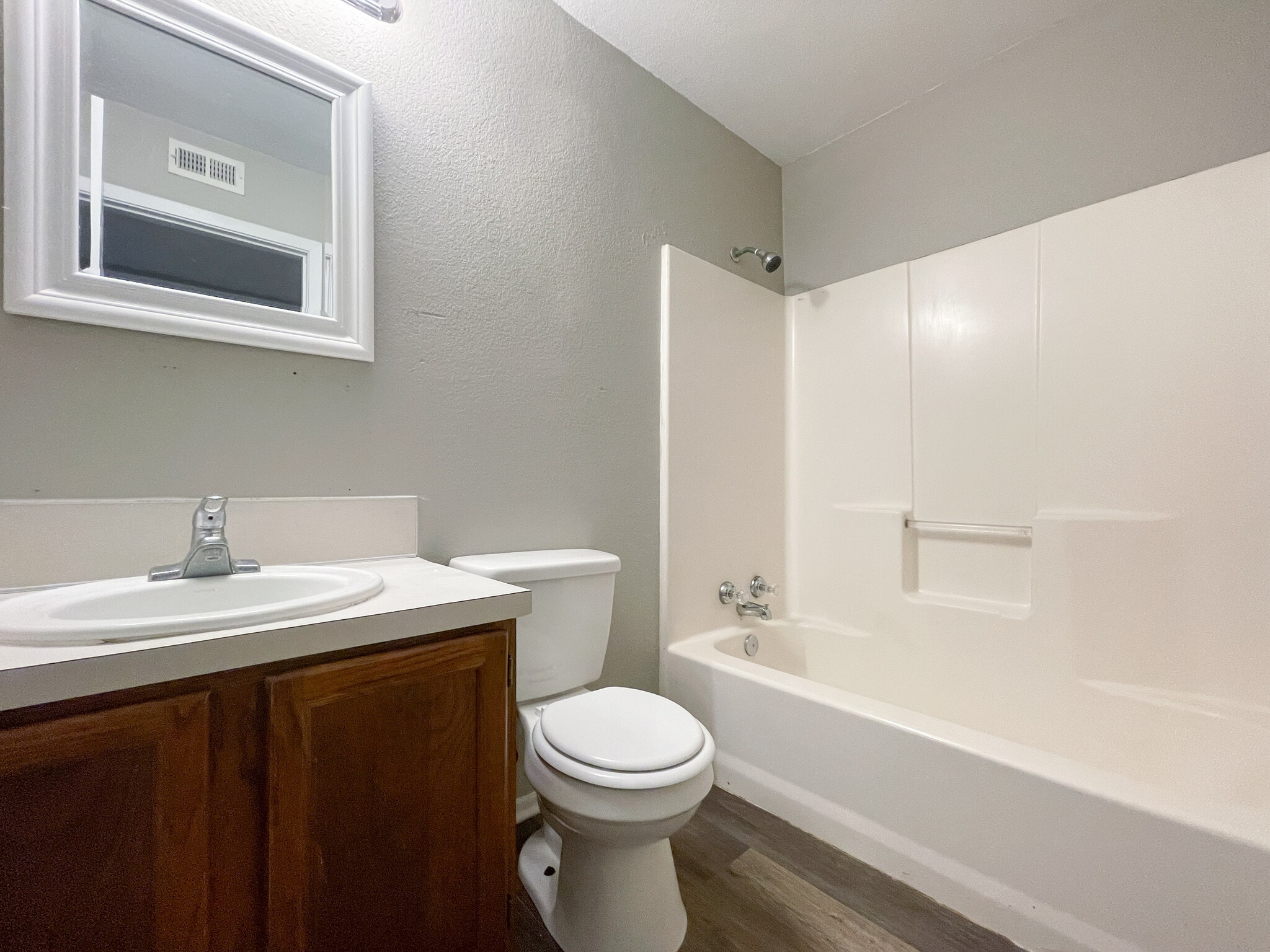 Building Photo - 407 N Bermuda St