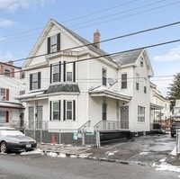 Building Photo - 220 Concord St