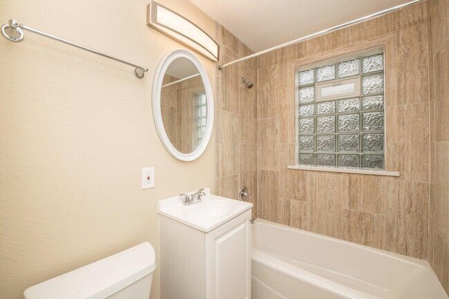 Building Photo - 5026 N Bay Ridge Ave