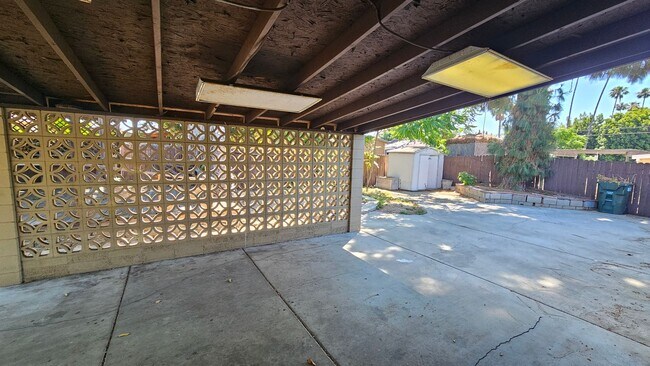 Building Photo - 3 bedroom 2 bath House in Escondido