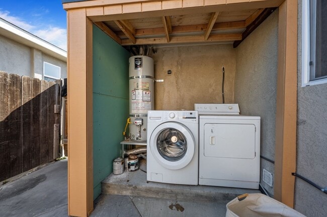 Building Photo - 6248 Dorothy Dr