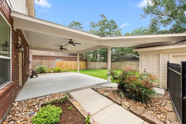 Building Photo - 22 Windfern Pl