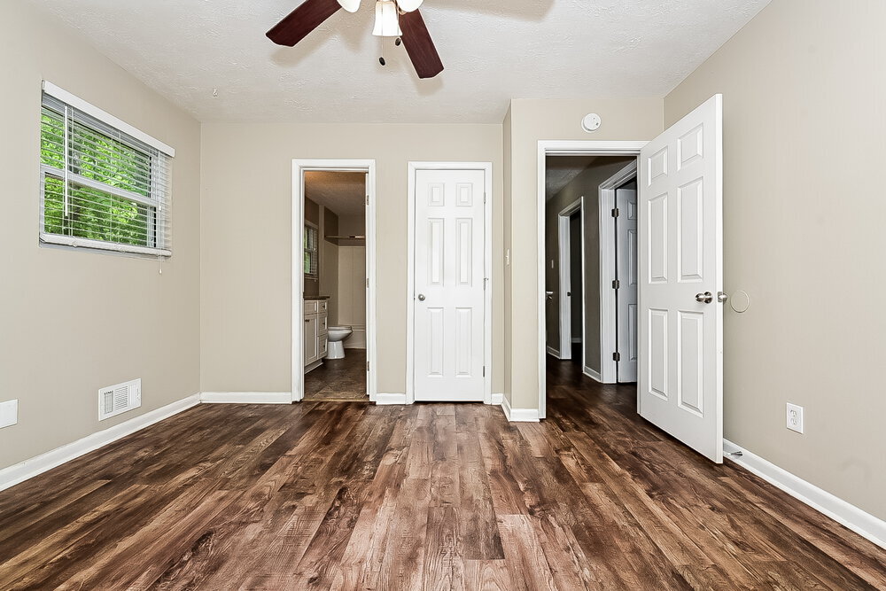 Building Photo - 694 Dixon Rd