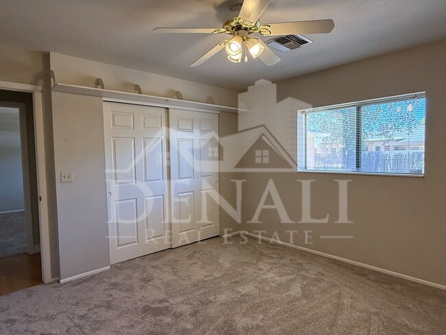 Building Photo - 5129 E Emile Zola Ave