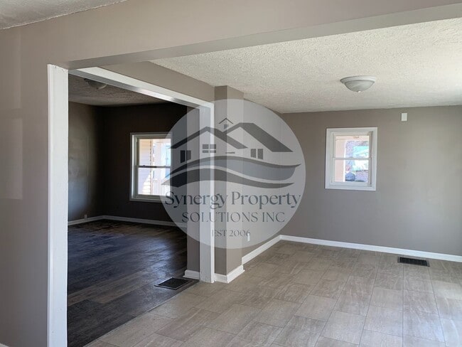 Building Photo - Nice home with Space to grow your Family!
