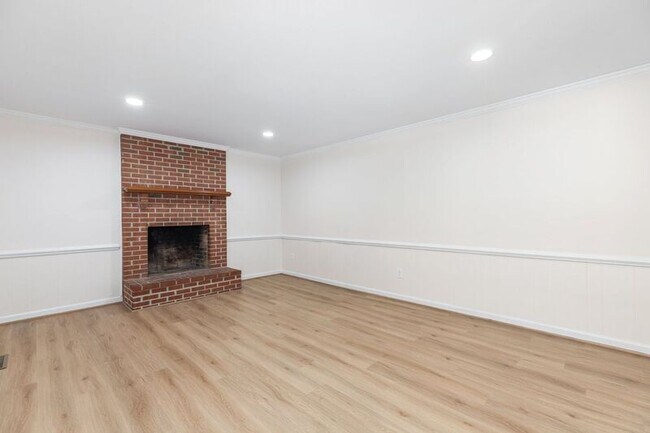 Building Photo - 35 Fox Run Ln