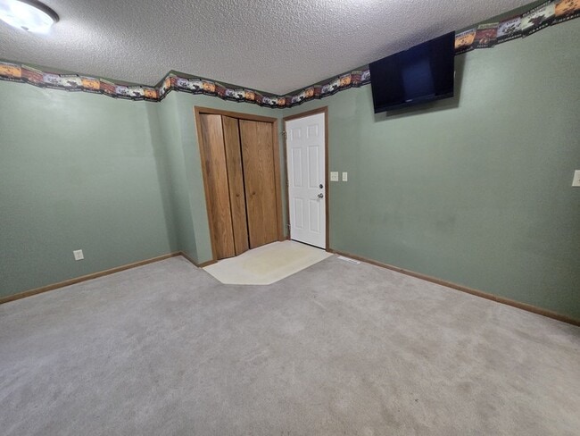Building Photo - 5038 W Elm Ct