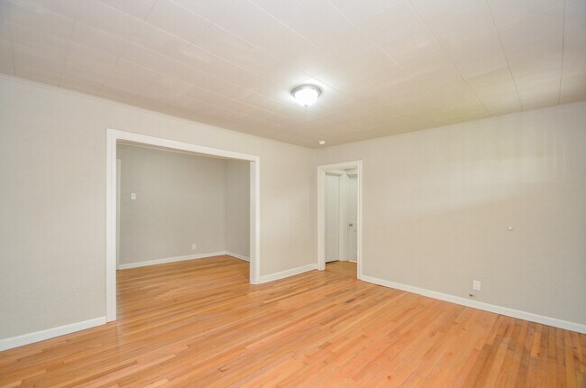 Building Photo - 217 Owens St