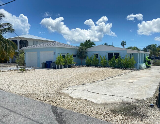 Building Photo - 30872 Minorca Dr