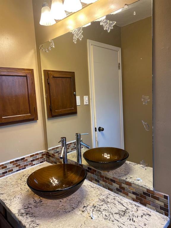 Building Photo - 15326 Oak Terrace Dr