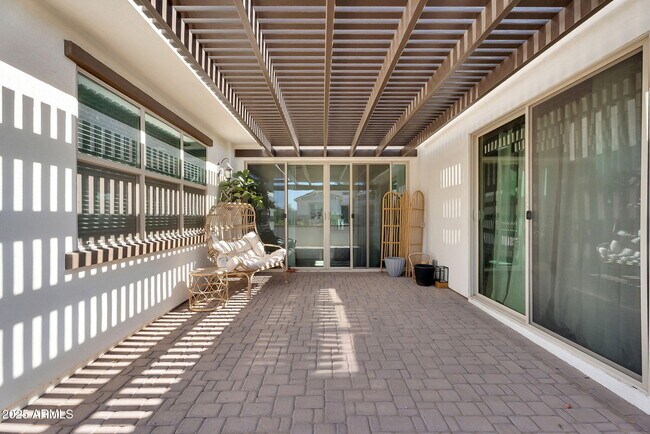 Building Photo - 9418 E Theia Dr