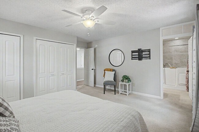 Building Photo - Peaceful Ranch Retreat with 4 Spacious Bedrooms!!