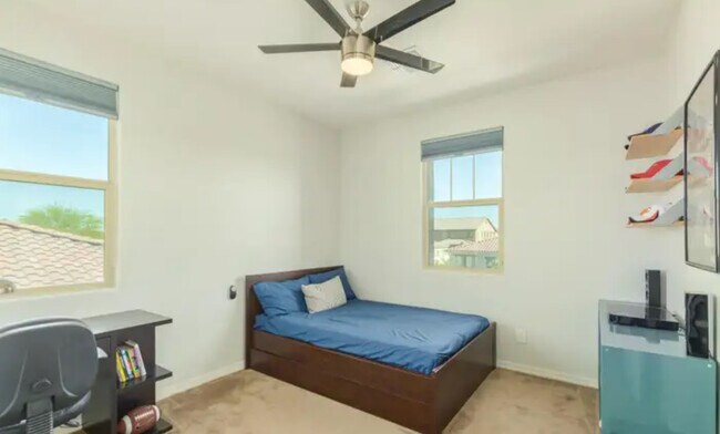 Building Photo - 10112 Cintron Ln