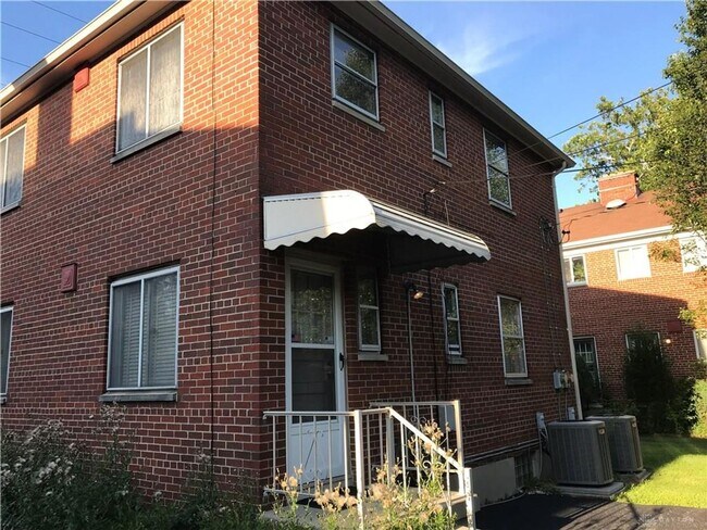 Building Photo - 1008-1010 W Dorothy Ln