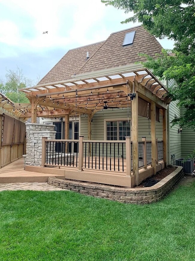 Building Photo - 131 Montgomery Ln