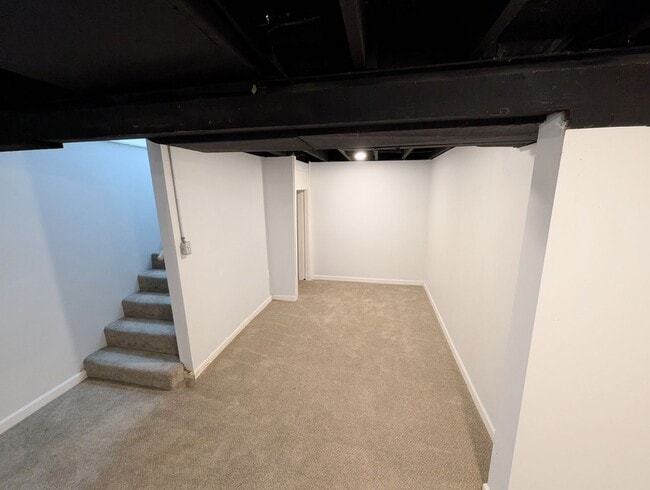 Building Photo - 6109 Evergreen Blvd