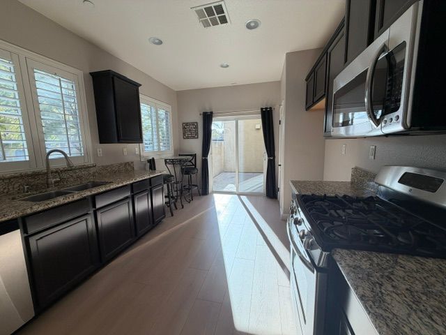 Building Photo - 37406 Paseo Violeta