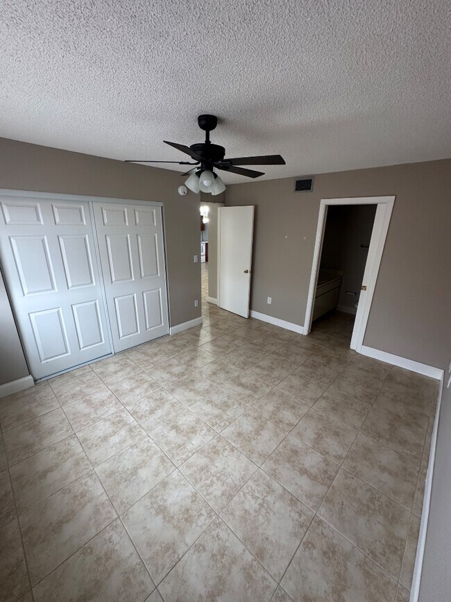 Building Photo - 2780 W 62nd St