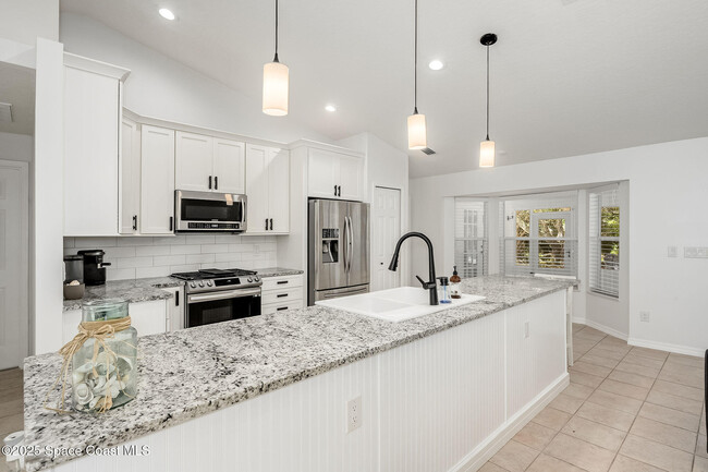 Building Photo - 210 Heron Dr