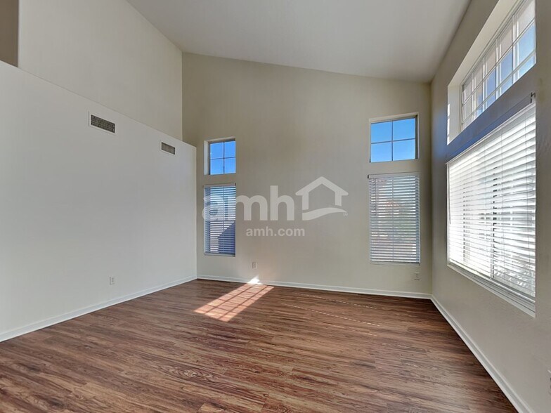 Building Photo - 22028 W Morning Glory St