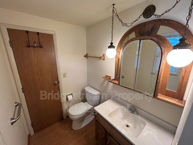 Building Photo - 7281 Klyemore Dr