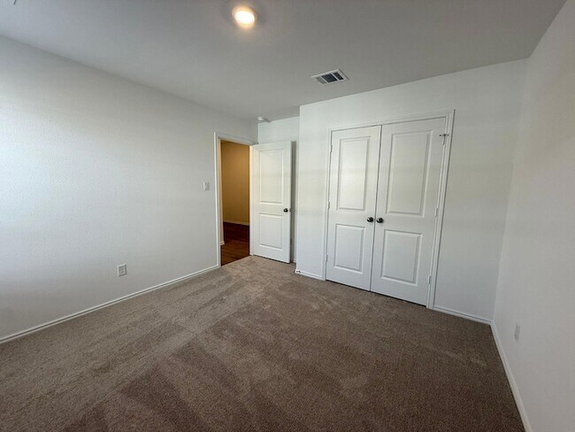 Building Photo - 290 Gresham