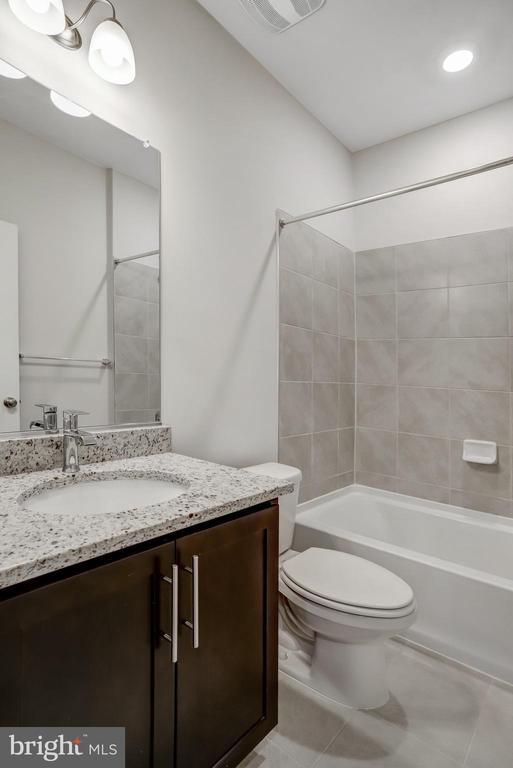 Building Photo - 721 Courier Ln