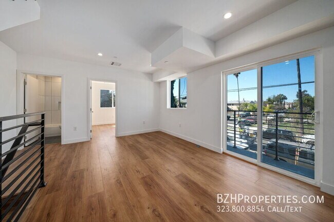 Building Photo - 6336 Beck Ave