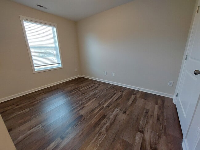 Building Photo - 504 Santa Fe Pike