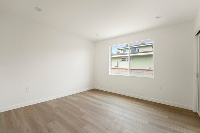 Building Photo - Charming Remodeled Craftsman w/ Modern Finishes in LA