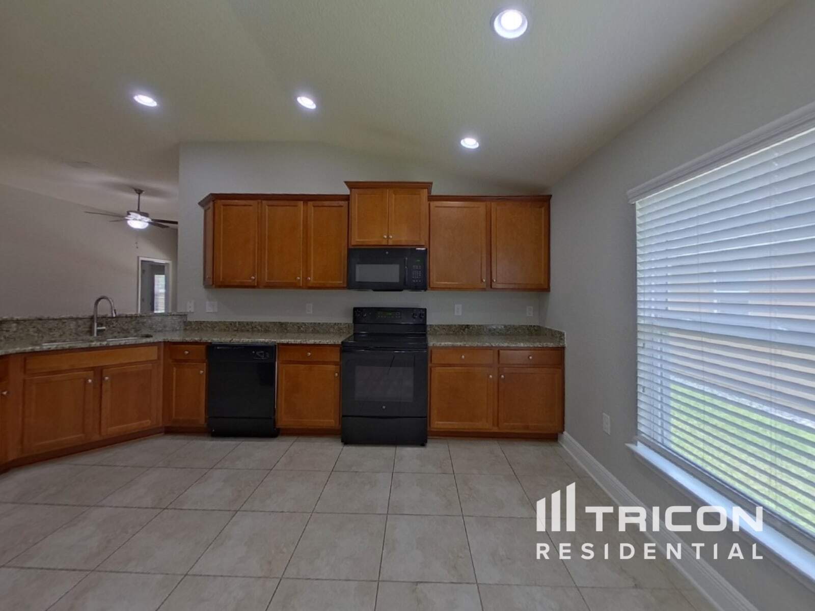 Building Photo - 14511 Dunrobin Dr
