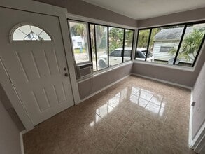 Building Photo - Cozy 3 bedroom, 1 bath for rent near downt...