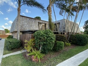 Building Photo - 1011 Springdale Cir