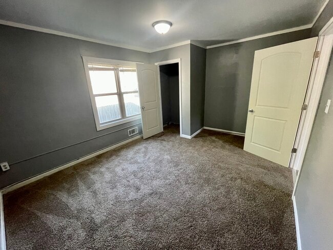 Bedroom 2 - 2813 Cottage Grove Ave