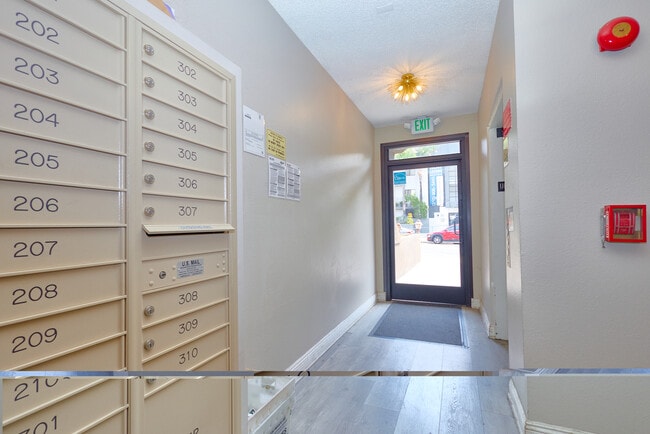 Building Photo - 1809 Berendo N St