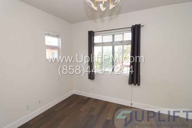 Building Photo - $1000 off 1st months rent  3-Bed Apartment