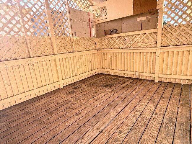 Building Photo - 282 W St Charles St