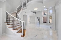 Building Photo - 1004 Drake Dr