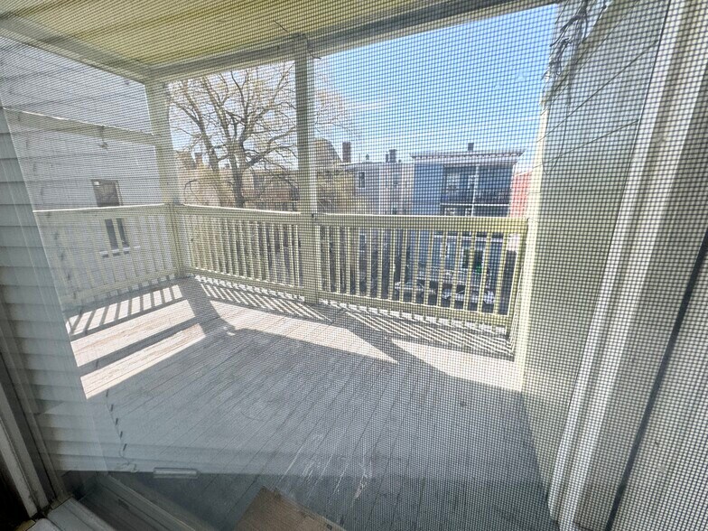 Building Photo - 20 Howell St