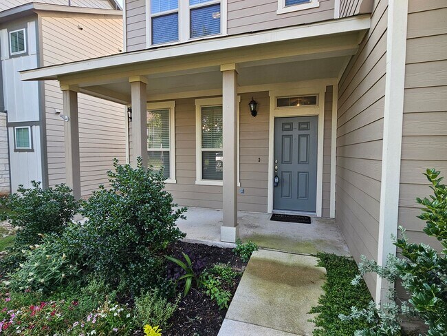 Building Photo - Beautiful 3 Bed / 3 Bath Home in North Lea...