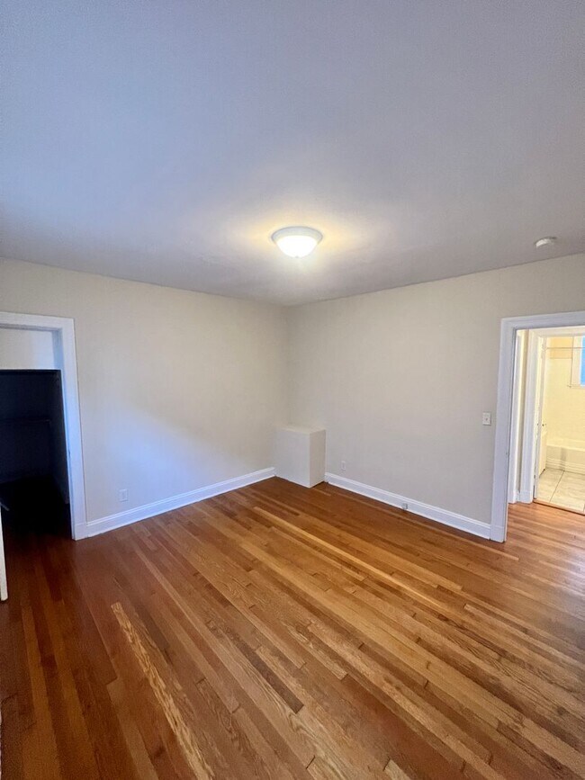 Building Photo - 4505 W Grace St