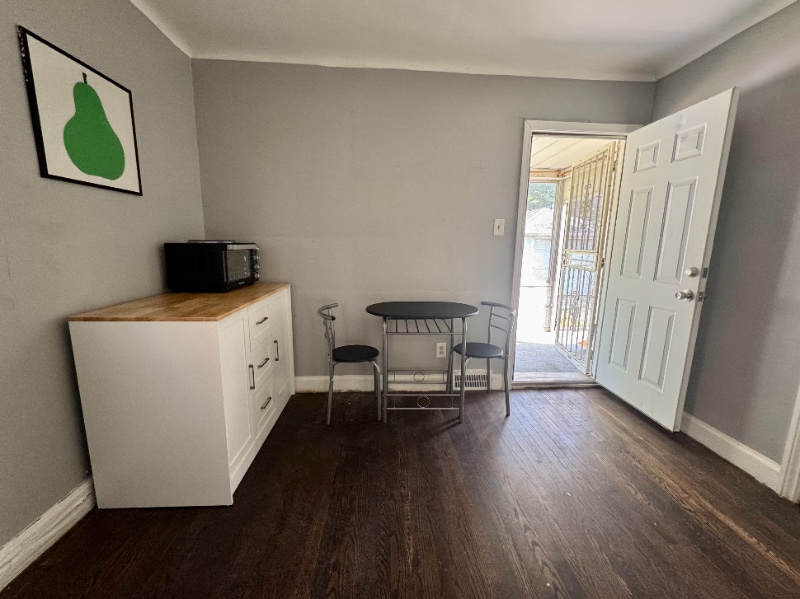 Building Photo - 5284 Devonshire Rd