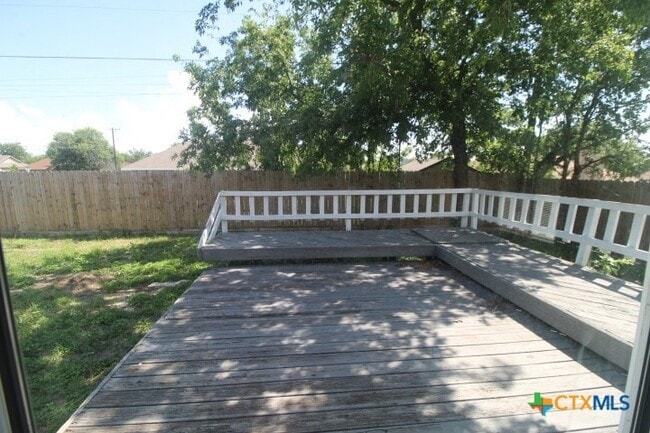 Building Photo - 2702 Cactus Dr