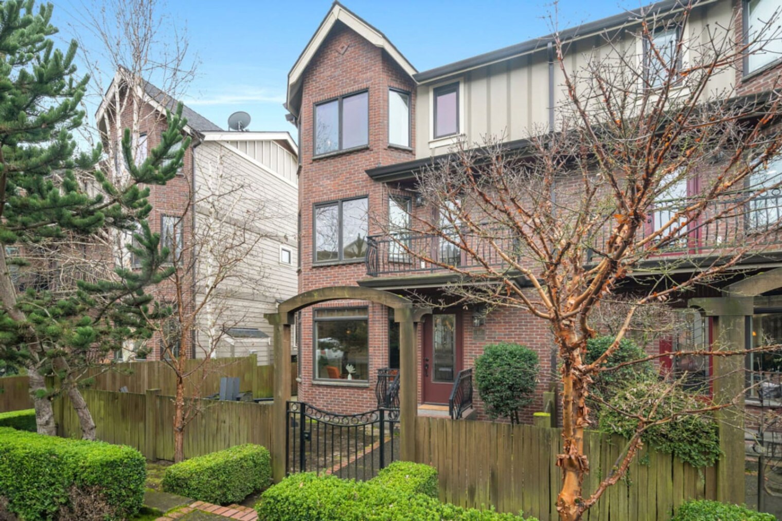 Building Photo - 117 W Kinnear Pl