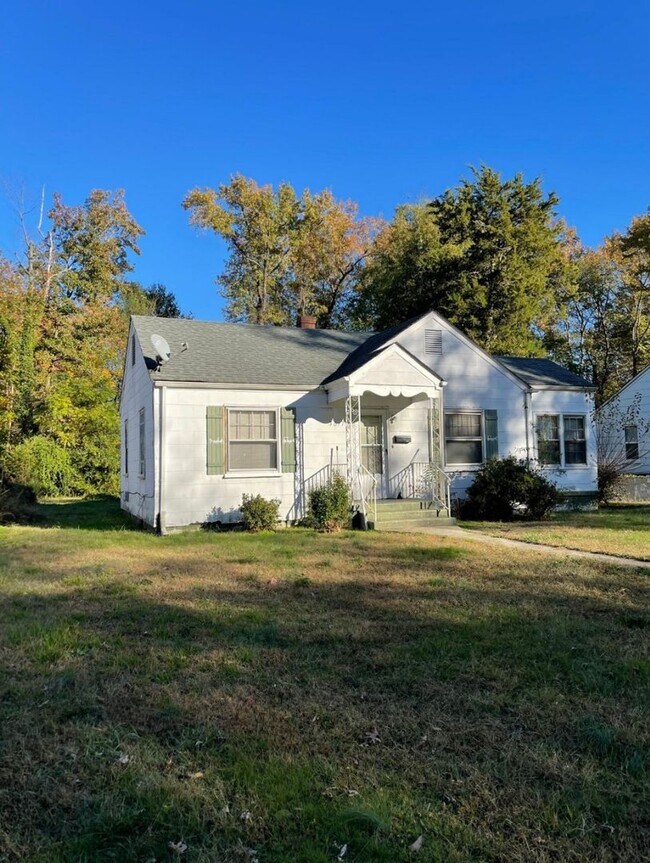 Building Photo - 3 bed house in Henrico County! Alle electric, Central HVAC, large yards, laundry Rva North side!