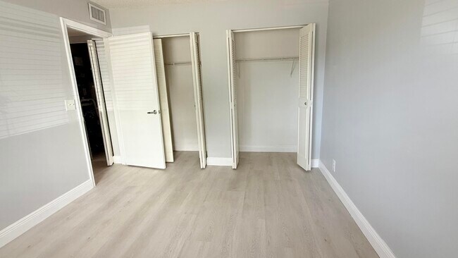 Building Photo - 2828 Casita Way